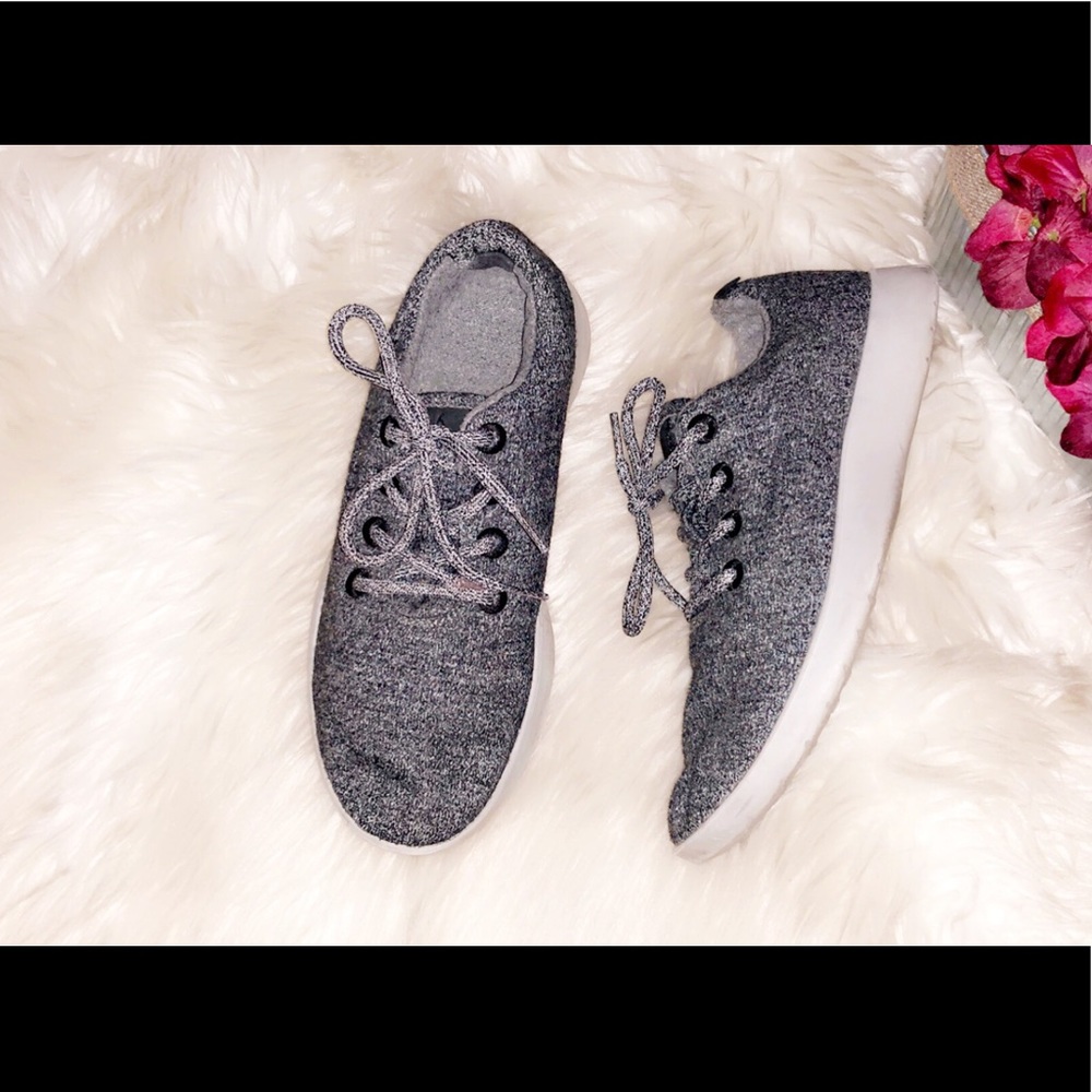 ALLBIRDS Gray Men’s Wool Runner Sneaker - Picture 2 of 8